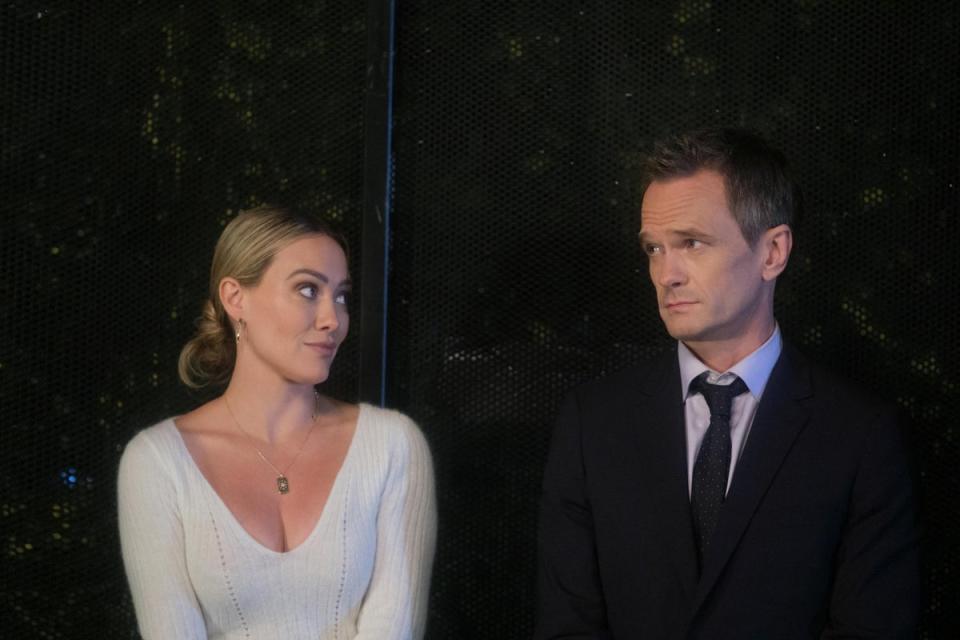 Hilary Duff and Neil Patrick Harris on ‘How I Met Your Father’ (HULU)