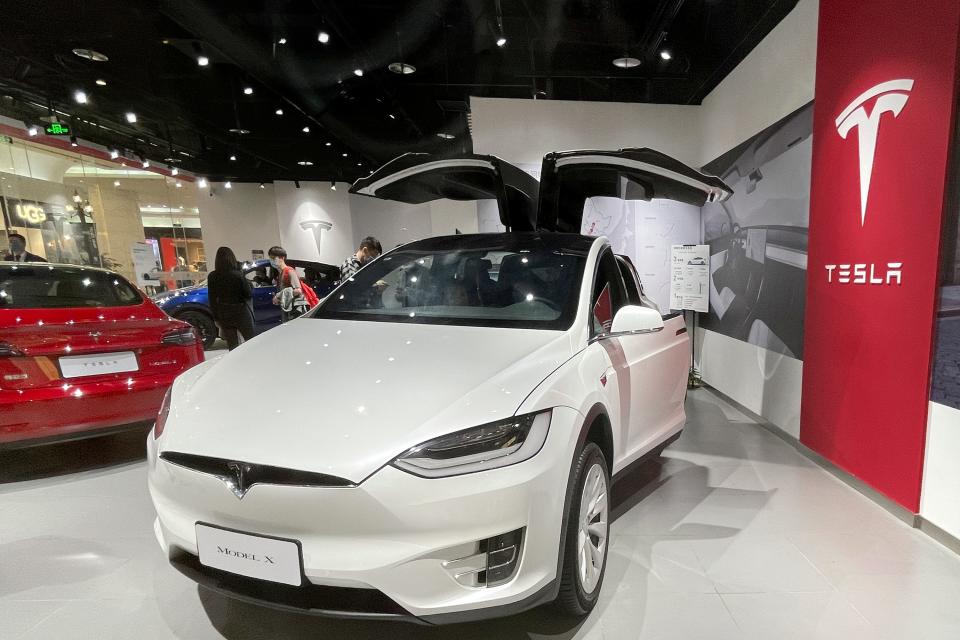 Tesla Model X.