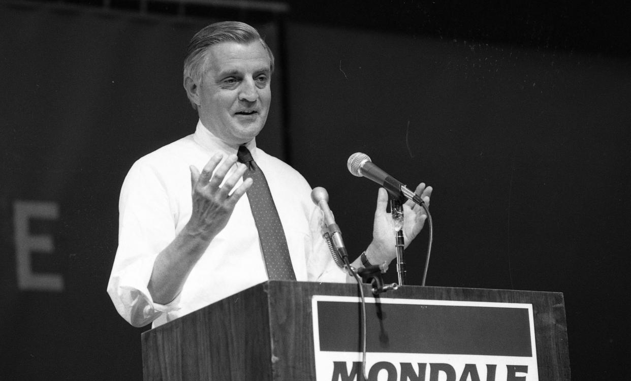 Candidate for president Walter Mondale on the campaign trail at San Jose State University September 4, 1984.  (Brant Ward/The San Francisco Chronicle via Getty Images)