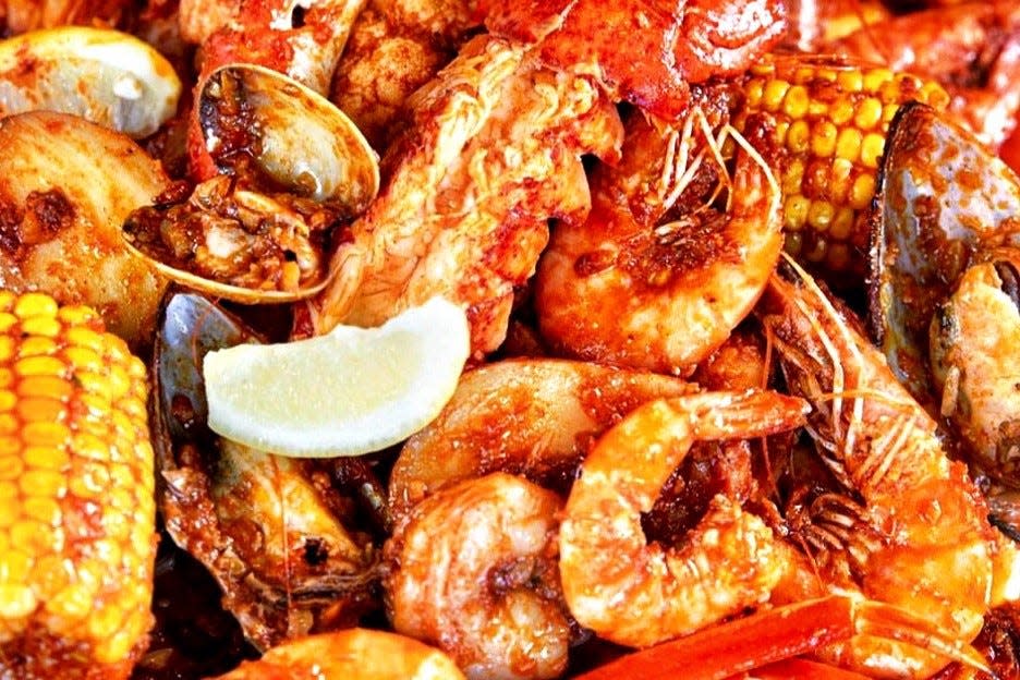 The Cajun and Creole restaurant features seafood boils.