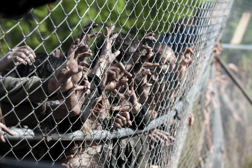 zombies walking dead