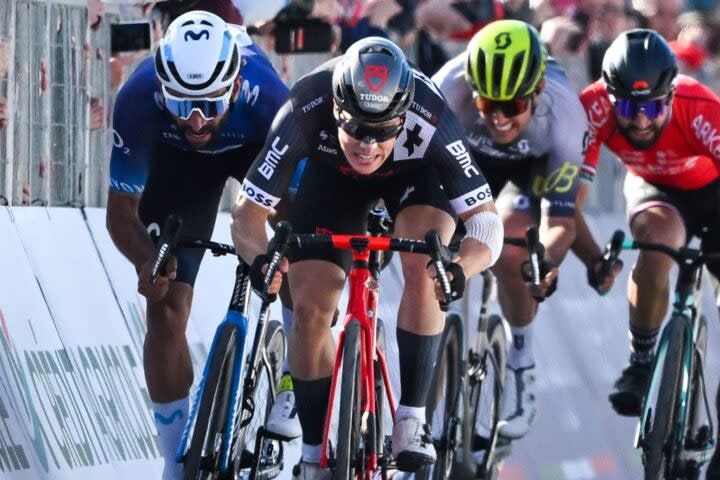 <span class="article__caption"> Arvid De Kleijn (C) sprints on his way to victory at Milan-Torino.</span> (Photo: MARCO BERTORELLO/AFP via Getty Images)