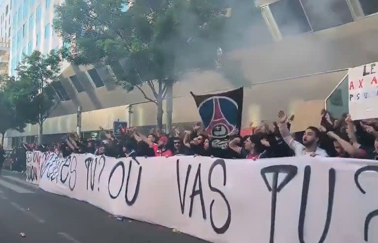 Por las protestas de los hinchas, PSG reforzó la seguridad en las casas de Messi, Neymar y Mbappé