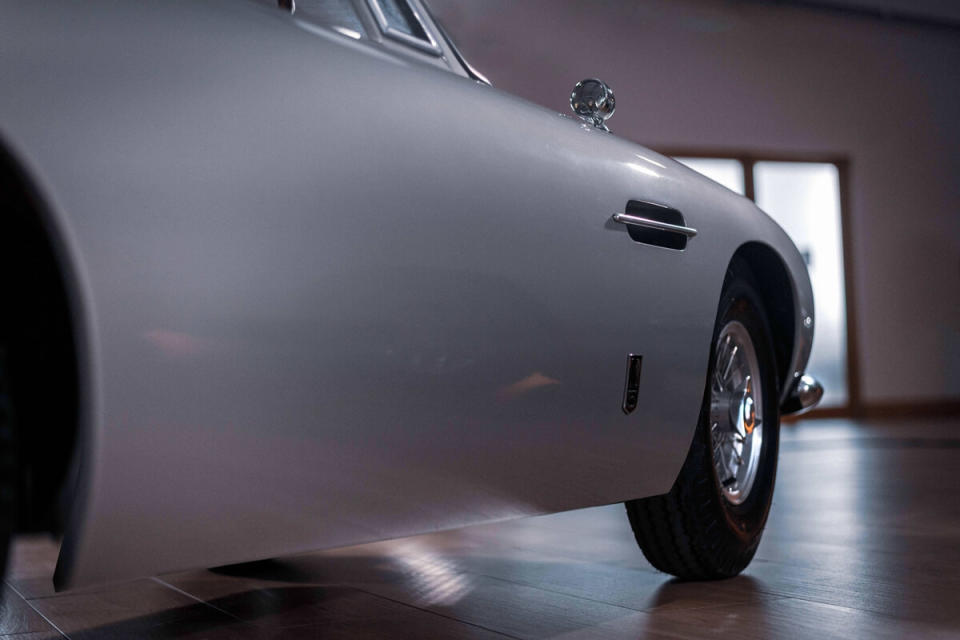 DB5Junior_Details_Side.jpg