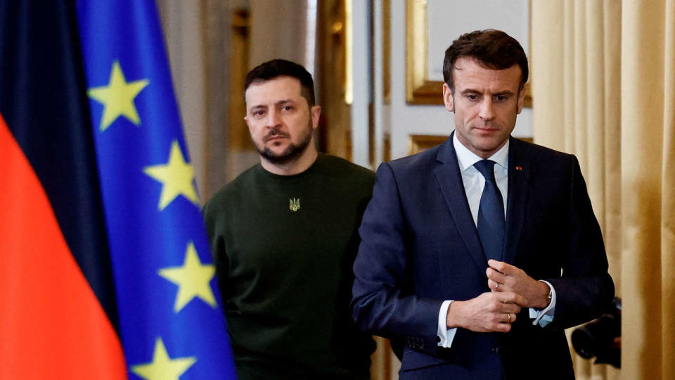 Lors de ses premières visites en Grande-Bretagne et en France depuis l’invasion russe il y a près d’un an, le président ukrainien Volodymyr Zelensky a encore pressé ses alliés pour plus d’armement et en particulier des avions de chasse.