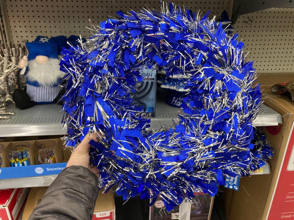 A blue and silver wreath.