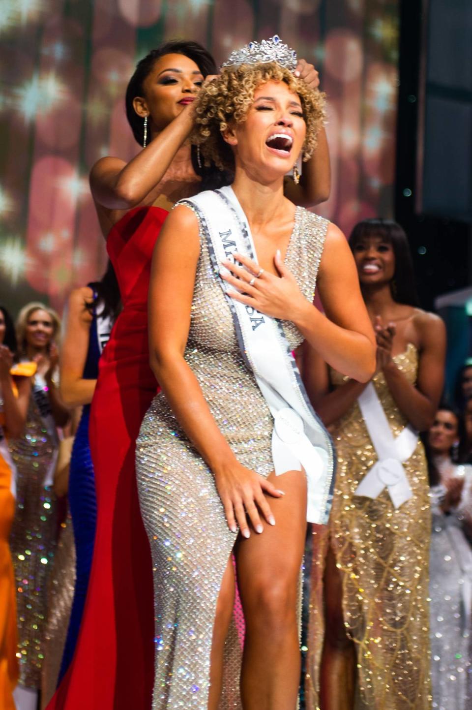 University of Kentucky graduate Elle Smith was crowned Miss USA. She’ll compete next in the Miss Universe pageant.