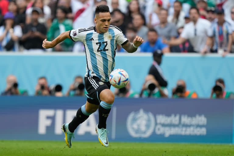 Lautaro Martínez será titular en el enfrentamiento entre la selección argentina y México, en un duelo clave del Mundial
