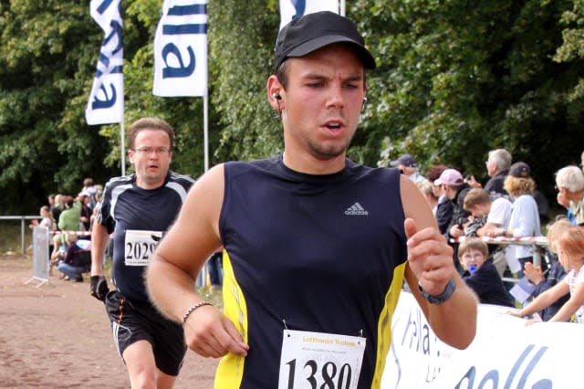 Andreas Lubitz 'spiked captain's drink with diuretic' on Germanwings plane