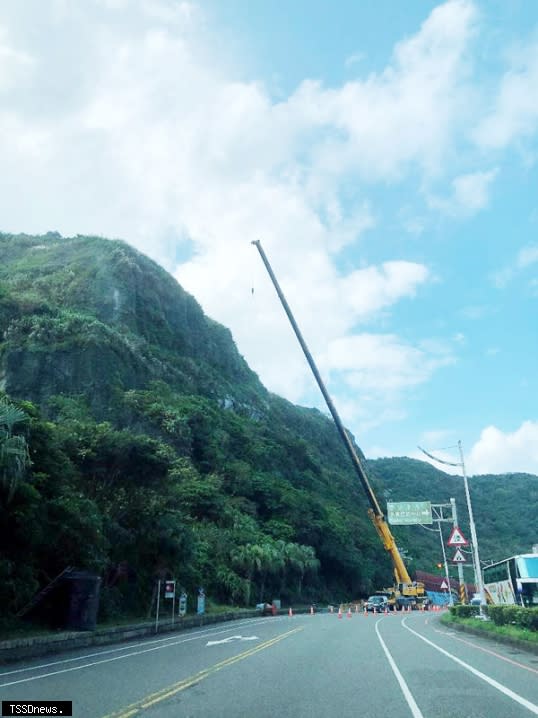 北寧路山壁補強工程正施工中。（記者李瓊慧攝）