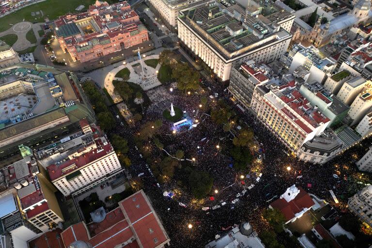 Marcha en protesta por el ajuste presupuestario a las universidades públicas en Buenos Aires, el 23 de abril de 2024