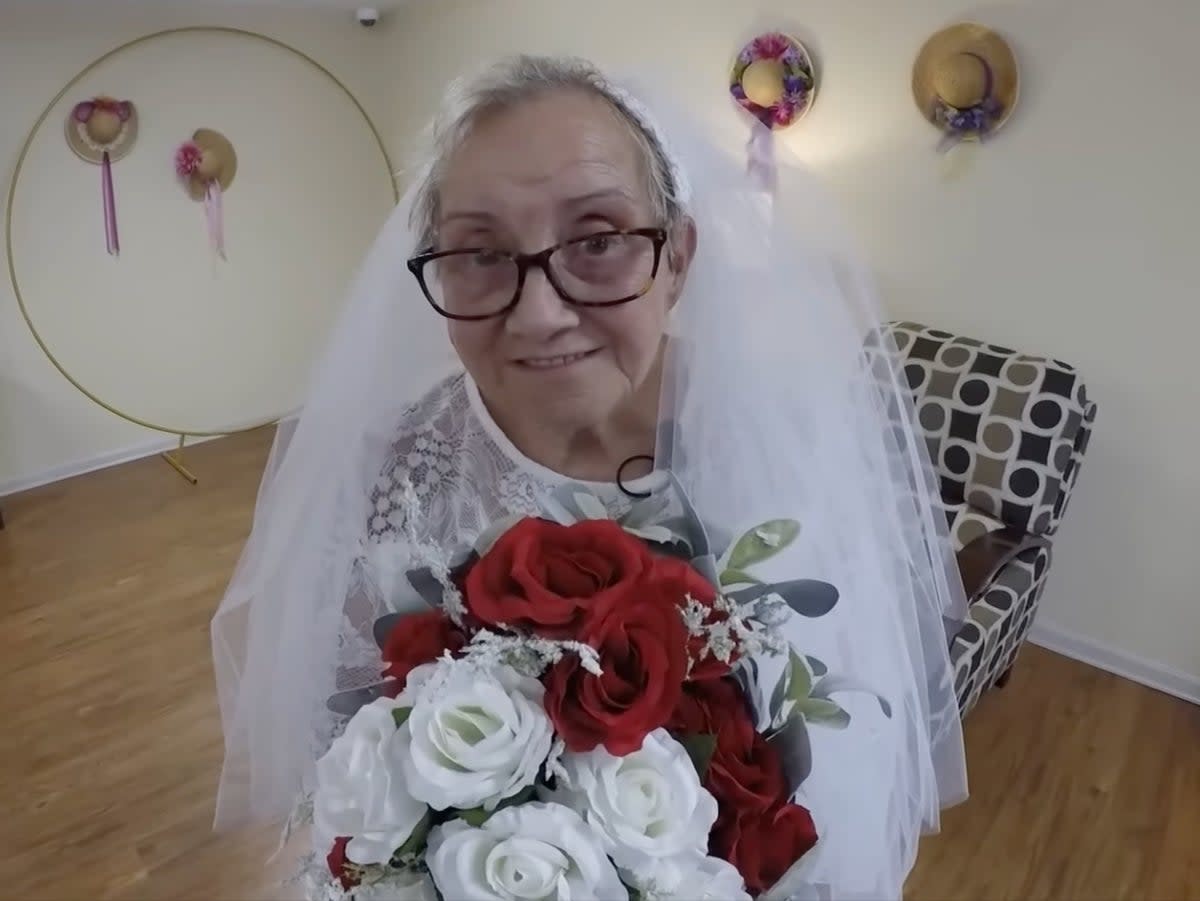 Dorothy Fideli married herself at the age of 77 (YouTube/KCENNews)