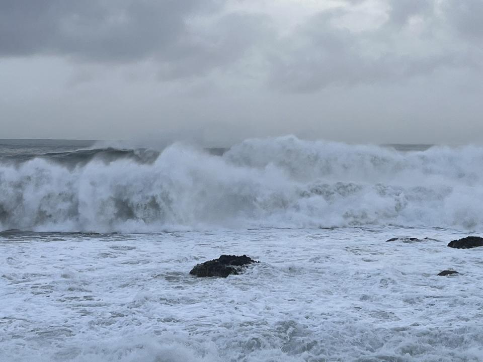 傳統上認為夏至之後，就代表梅雨季結束，開始要迎接颱風季節了。(圖為瑪娃颱風海浪資料照)   圖：陳禹成／提供