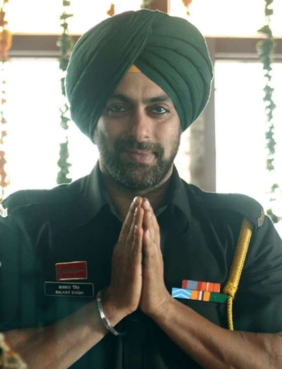 Salman Khan – Let’s close this list with the Bad Boy of Bollywood, who was the farthest thing from bad as a Sikh Soldier Balkar Singh. The role of Salman was perhaps not that of the protagonist, but in his limited scope Salman offered his best playing a Martyr.