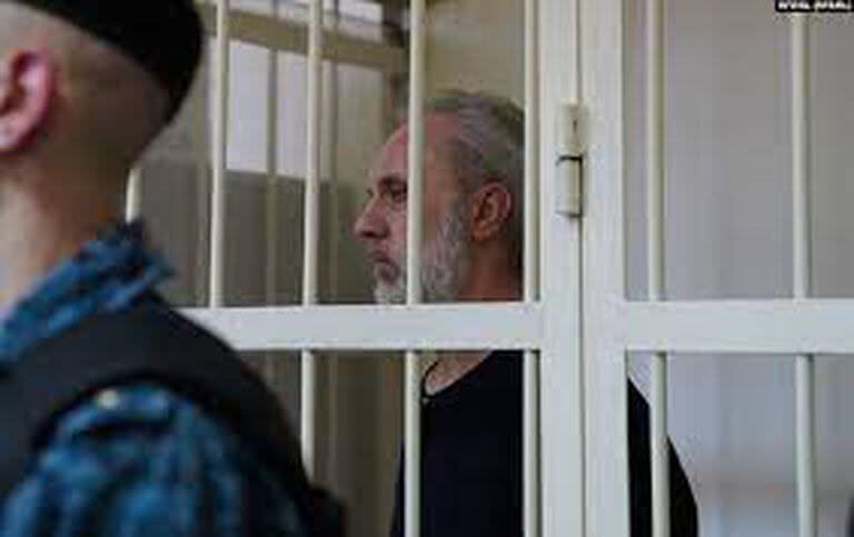 Kurmoyarov tras las rejas, durante su procesamiento