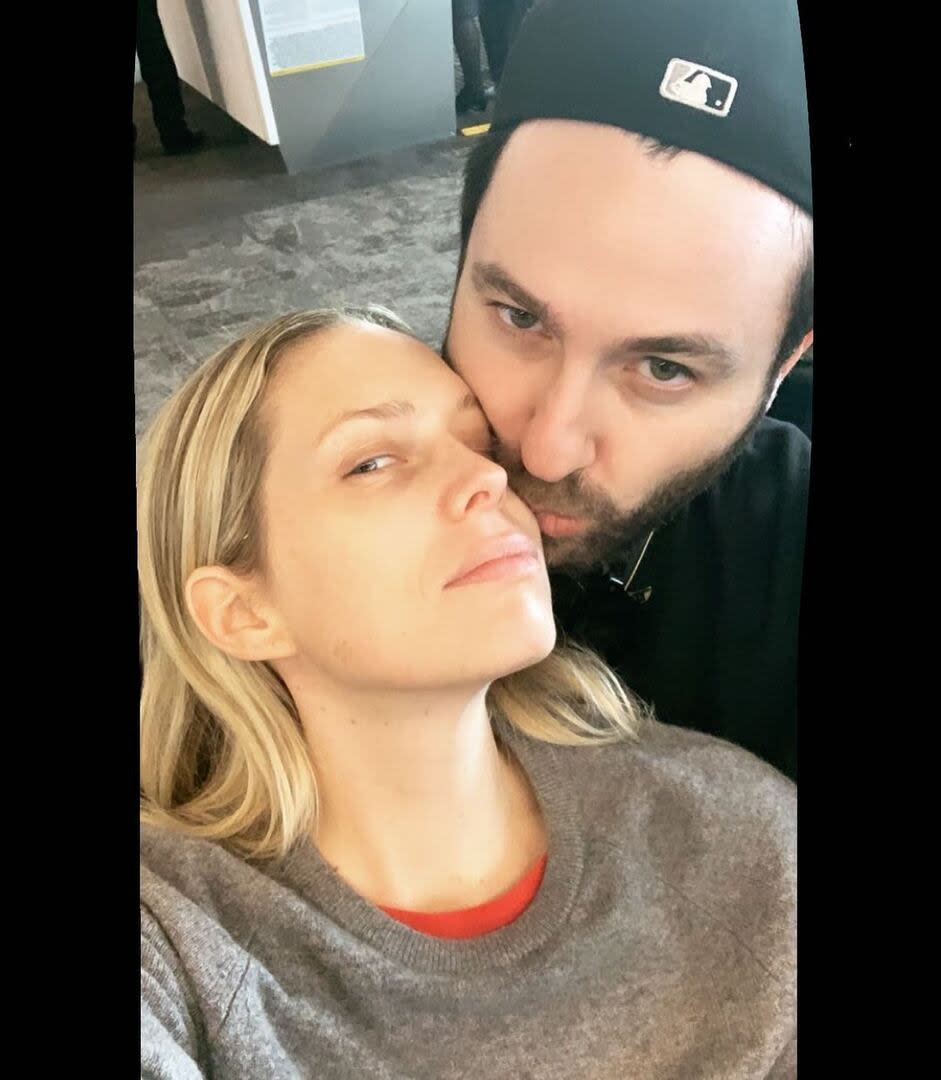 Erin Foster se basó en su propia historia de amor para crear la serie de Netflix, con la que intentó explicar las dificultades de enamorarse