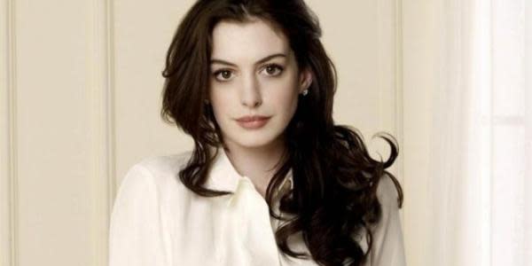 Anne Hathaway protagonizará adaptación de fanfiction de Harry Styles