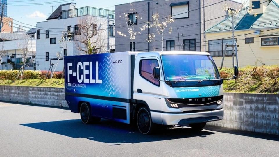 續航300km只排水蒸氣？FUSO eCanter F-Cell燃料電池貨車年底確定