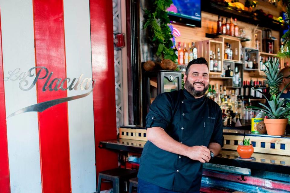 El chef José Mendín en su restaurante en el MiMo District de Miami La Placita.