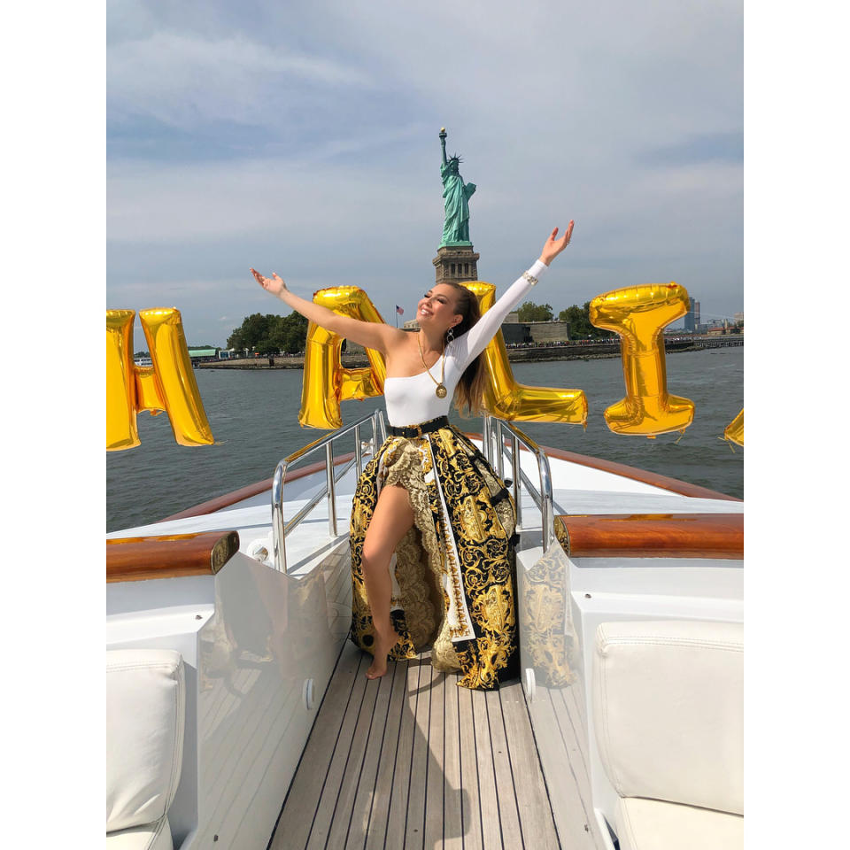 Thalía celebró su cumpleaños en un yate privado. <a href="https://www.instagram.com/thalia/?hl=en" rel="nofollow noopener" target="_blank" data-ylk="slk:Foto: Thalía /Instagram;elm:context_link;itc:0;sec:content-canvas" class="link ">Foto: Thalía /Instagram</a>