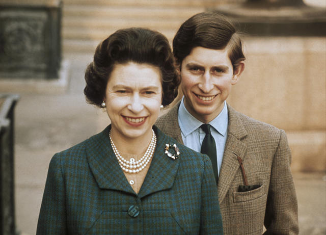 Prince Charles & Queen Elizabeth Legit Looks Like Twins in This Throwback  Portrait