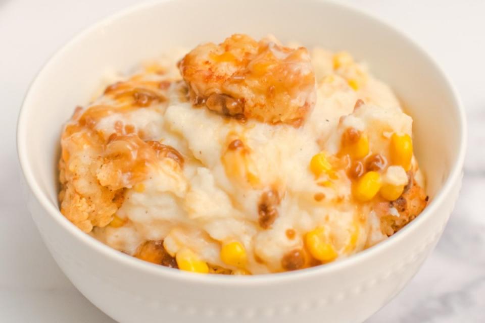 <p>Kitchen Divas</p><p>Do you love KFC Famous mashed potato bowls? </p><p><strong>Get the recipe: </strong><a href="https://kitchendivas.com/kfc-mashed-potato-bowl/" rel="nofollow noopener" target="_blank" data-ylk="slk:KFC Famous mashed potato bowls;elm:context_link;itc:0;sec:content-canvas" class="link "><strong>KFC Famous mashed potato bowls</strong></a></p>