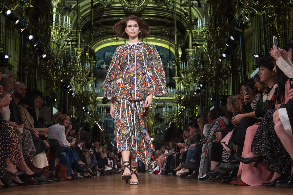 PARIS, FRANCE - SEPTEMBER 30: Kaia Gerber walks the runway during the Stella McCartney Womenswear Spring/Summer 2020 show as part of Paris Fashion Week on September 30, 2019 in Paris, France. (Photo by Peter White/Getty Images)