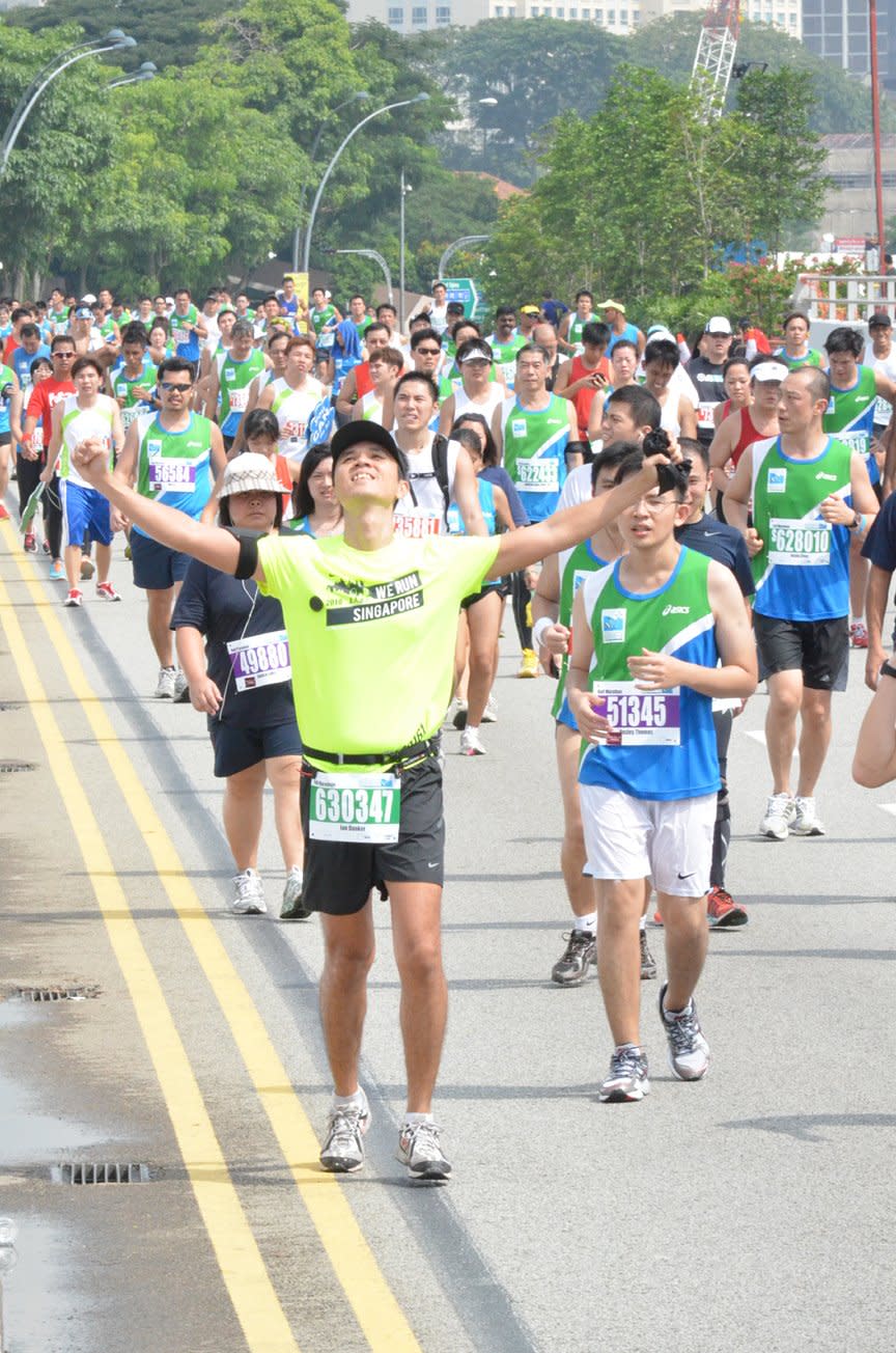 Yahoo! Singapore's very own Ion Danker is among the full marathon runners. (Photo by Saiful and Mokhtar)