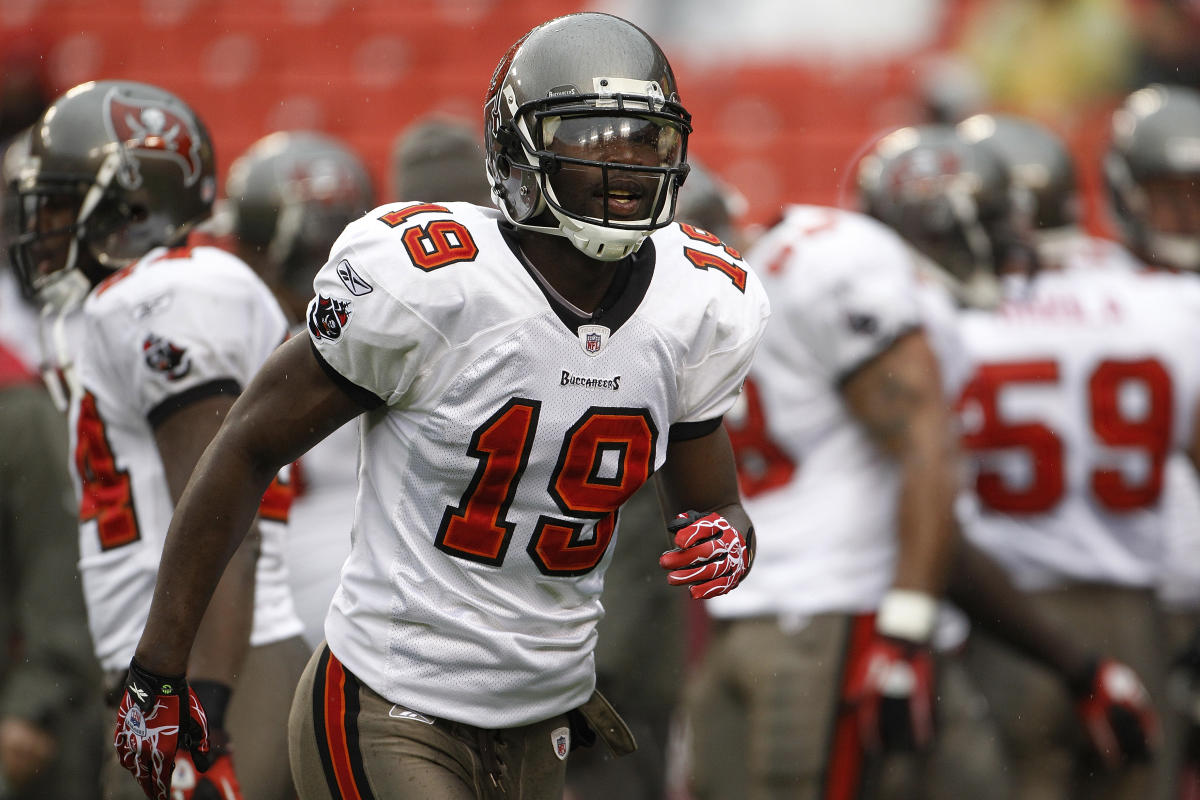 Report: Former Syracuse, Buccaneers WR Mike Williams on life