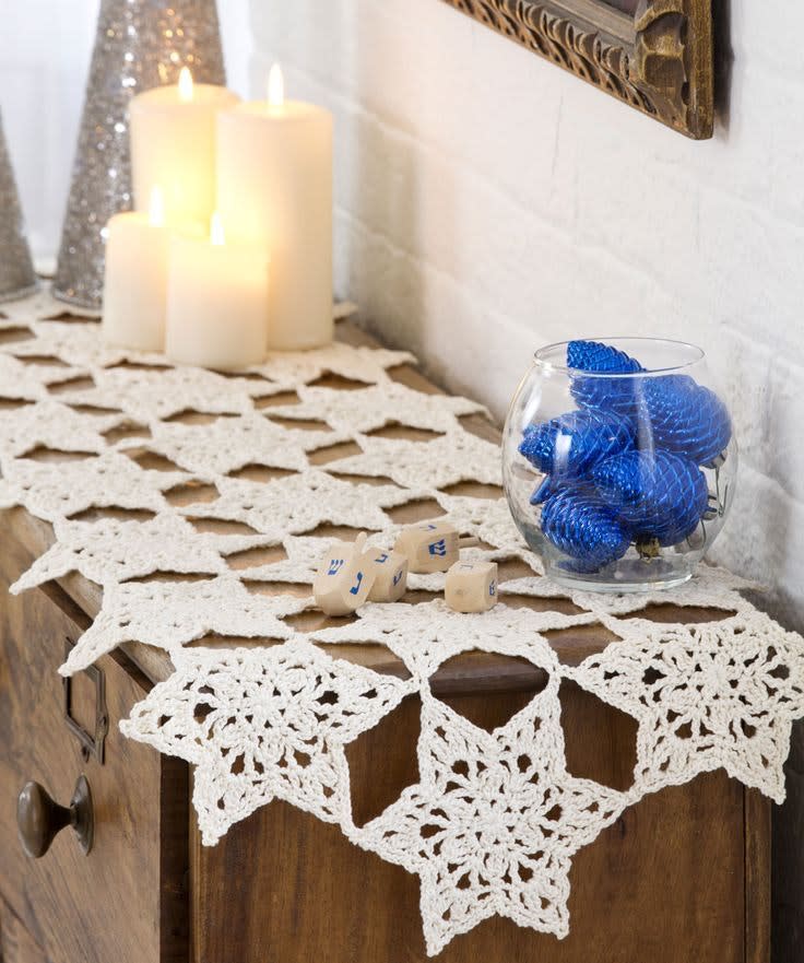 Relaxed Star of David Table Runner