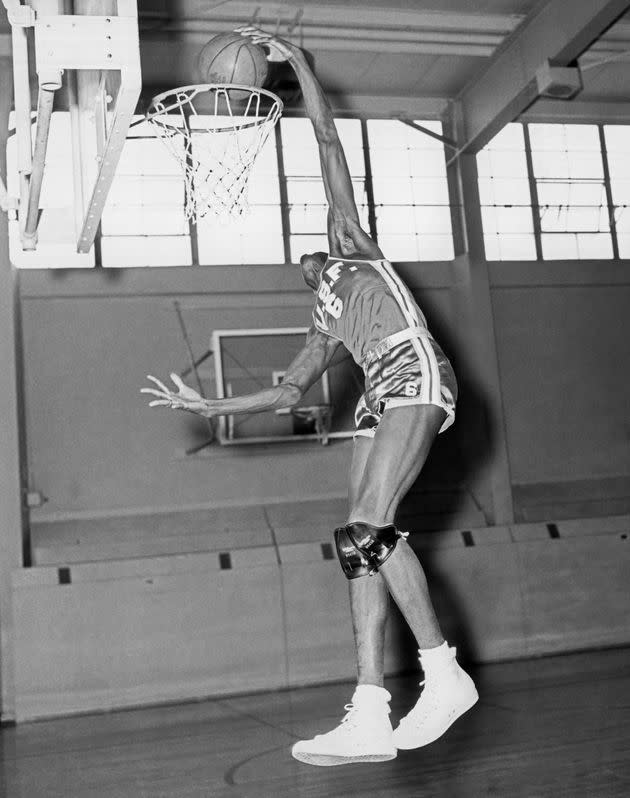 Russell, while a player at University of San Francisco, shows his form in April 1956. (Photo: Underwood Archives via Getty Images)