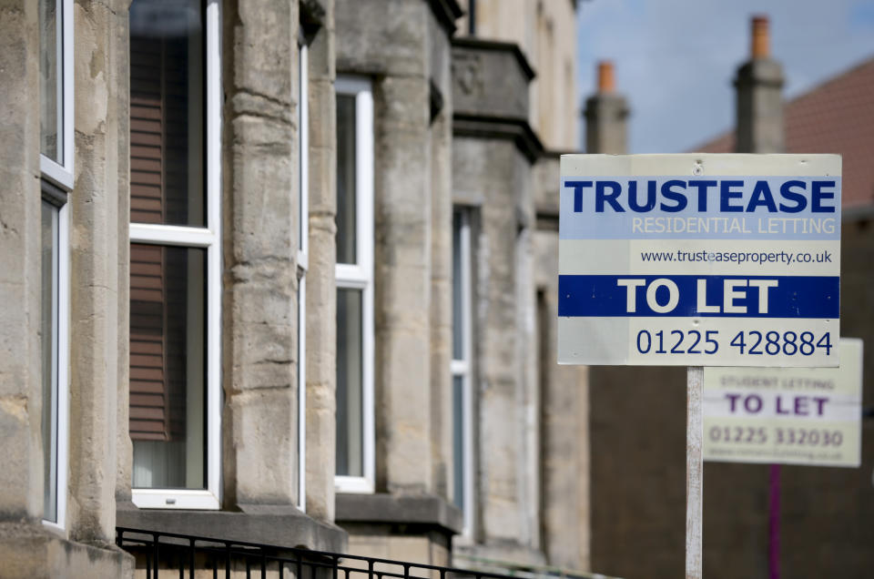 BATH, ENGLAND - MAY 13:  A 'To Let' letting sign is seen displayed outside a rental property in an area that is popular for buy-to-let properties on May 13, 2014 in Bath, England.  The Labour party has announced that if it wins the election it would cap rent increases in the private sector and scrap letting fees to estate agents.  (Photo by Matt Cardy/Getty Images)