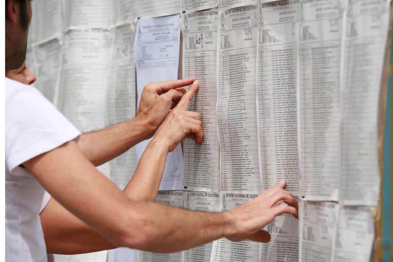 Los votantes pueden acudir al padrón antes de las elecciones en Salta 2023