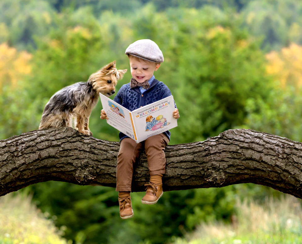 Beste Freunde, aber (noch) wird keiner von ihnen lesen können. (Bild: Caters)