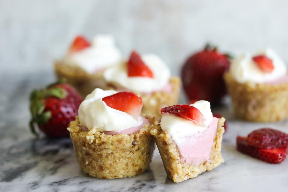 Vegan Mini Strawberry Cream Pies