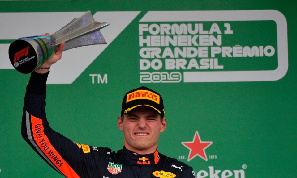 Bien malin celui qui aurait pu prédire avant le début de la course que le podium ressemblerait à cela. En décrochant le huitième succès de sa carrière (son 3è en 2019), Max Verstappen réalise en outre une excellente opération comptable au classement général, en s’emparant de la troisième place au détriment de Charles Leclerc. Chez Ferrari, qui a vu ses deux monoplaces abandonner, le menu du soir risque de se résumer à une belle soupe à la grimace. Quant à Pierre Gasly, il signe le premier podium de sa jeune carrière. Une belle revanche pour le pilote français, déclassé cet été chez Toro Rosso. Rendez-vous dans deux semaines pour un nouveau shoot d'adrénaline.