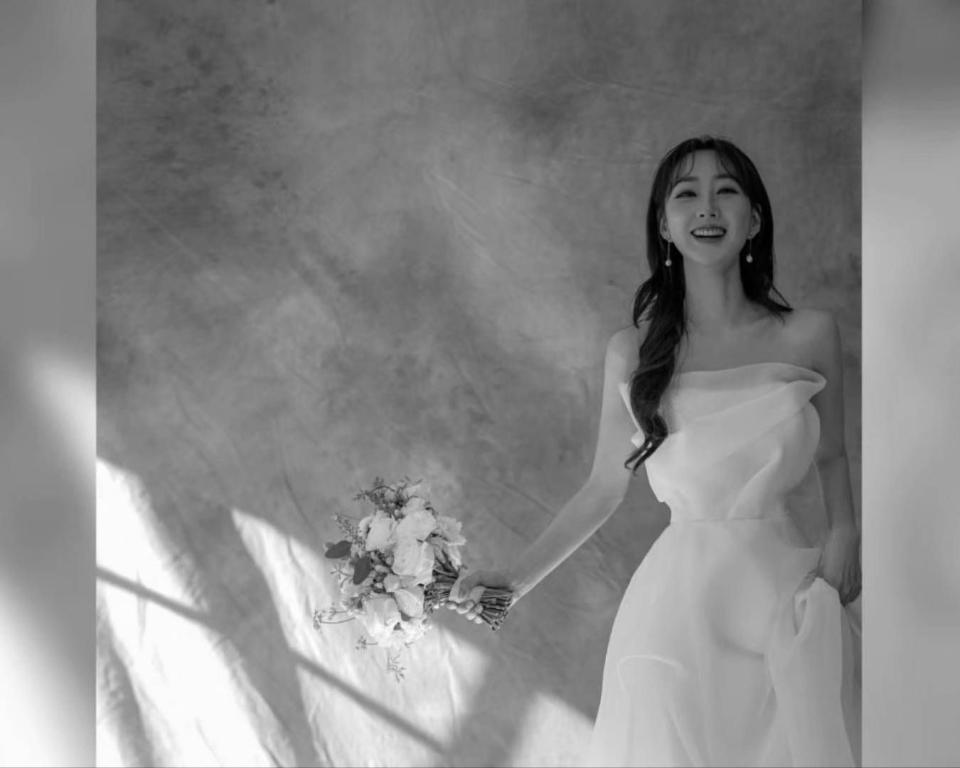 銀赫的姊姊李素拉今天舉行婚禮，並在IG公開婚紗照。（翻攝自李素拉IG）