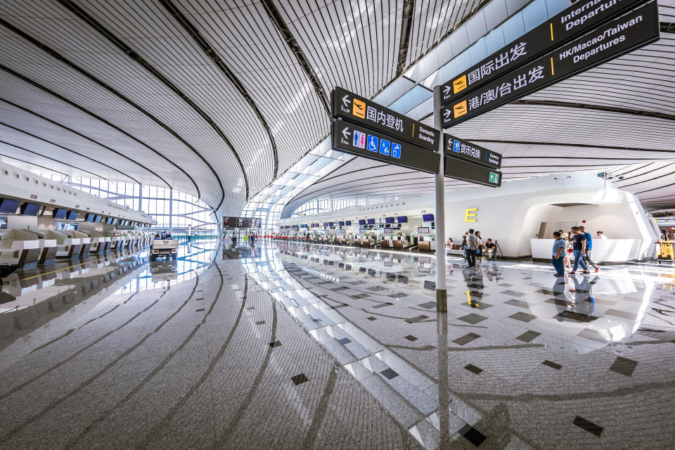 Nach nur vier Jahren Bauzeit ist in Peking der neue internationale Flughafen in Betrieb genommen worden. (Bild: Chen Xiao/VCG via Getty Images)