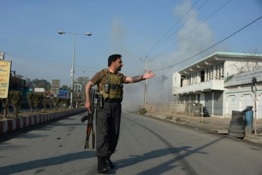Seven troops dead near Pakistan's Afghan consulate as siege ends
