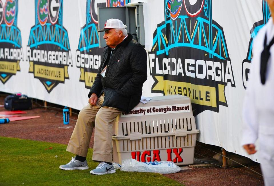 On Nov. 1, 2014, a disappointed Sonny Seiler sat on Uga’s carrier late in a Georgia loss to Florida in Jacksonville. / Telegraph archives