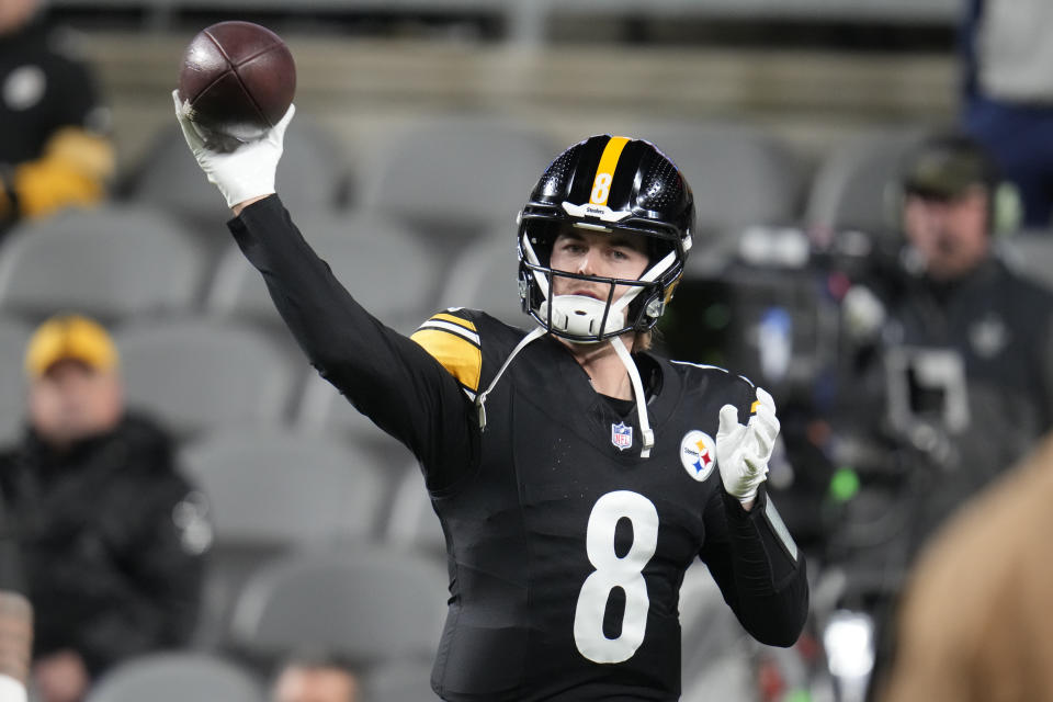 Pittsburgh Steelers quarterback Kenny Pickett warms up for the team's NFL football game against the Tennessee Titans, Thursday, Nov. 2, 2023, in Pittsburgh. (AP Photo/Gene J. Puskar)