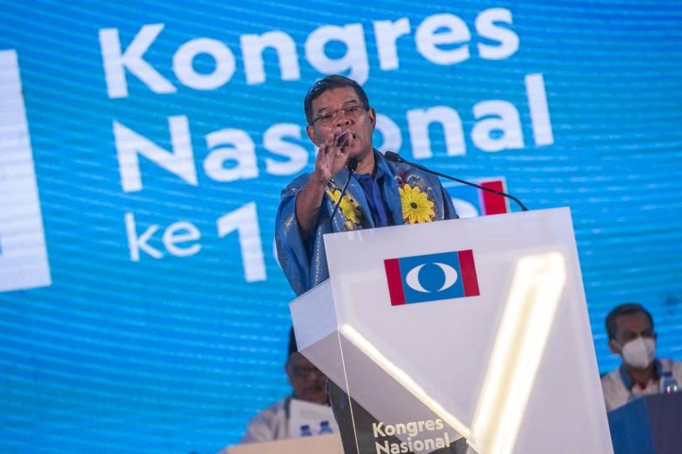 Datuk Seri Saifuddin Nasution Ismail delivers a speech at the 16th PKR Annual Congress in Shah Alam, July 17, 2022. — Picture by Hari Anggara