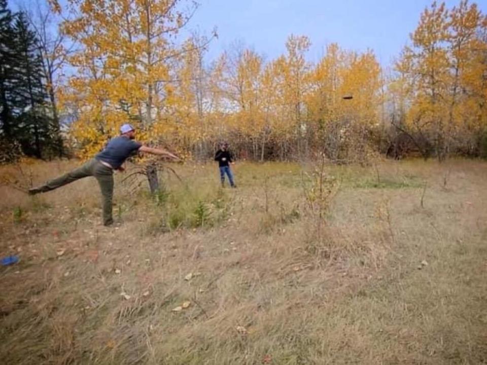 The Calgary Disc Golf Club wants a temporary course at North Glenmore Park to become permanent. (Amber Chiasson - image credit)