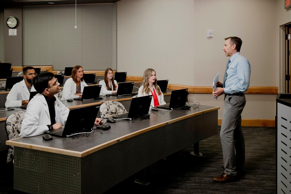 Fourth-year Texas Tech University Health Sciences Center (TTUHSC) Jerry H. Hodge School of Pharmacy students interested in completing a residency after they graduate in May, recently learned where they would spend the next stage of their training during the Pharmacy Residency Match Day on March 13.