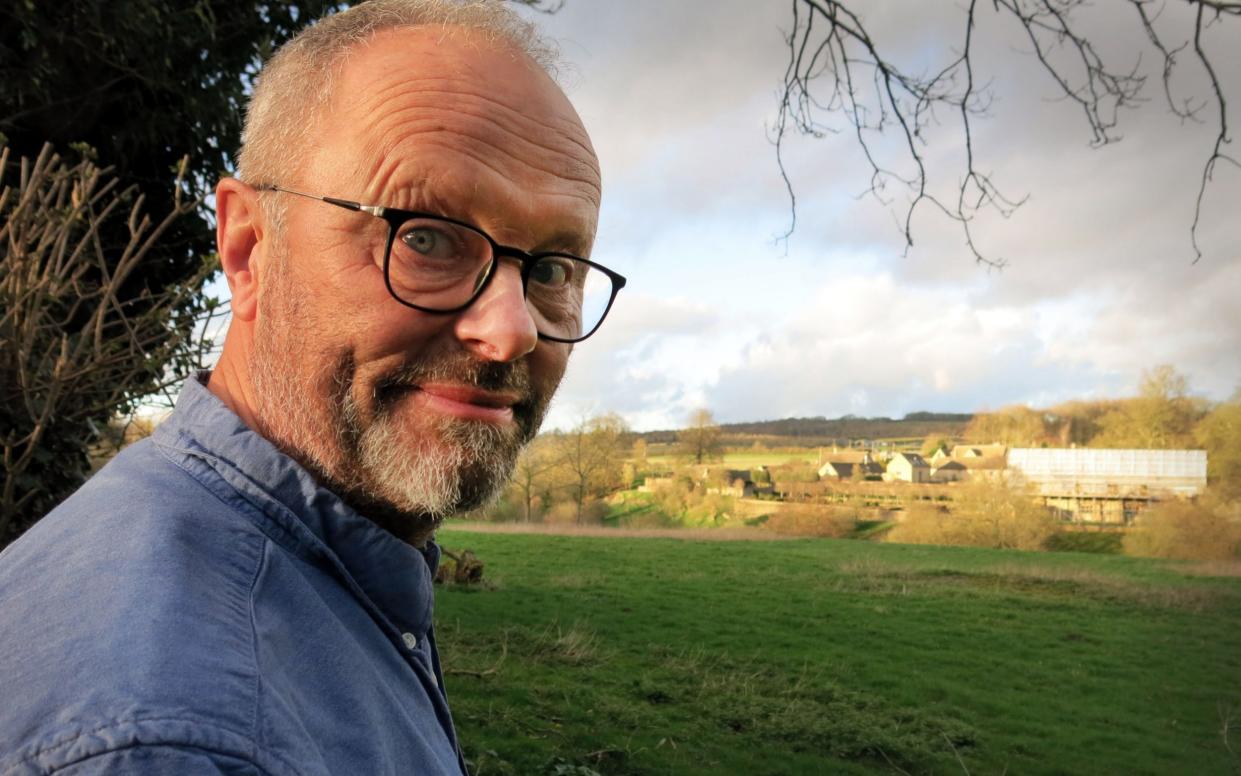 Red Dwarf actor Robert Llewellyn in Temple Guiting - WARNING: Use of this copyright image is subject to the terms of use of BBC Pictures' Digital Picture