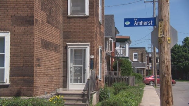 Amherst Street, or rue Amherst, in Gatineau, Que., was named after an 18th century British general who advocated for the genocide of Indigenous people. (Radio-Canada - image credit)