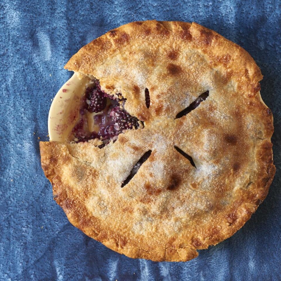 Perfectly Easy Blackberry Pie