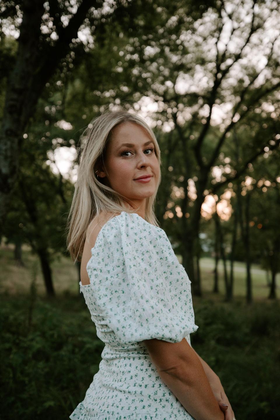 Tuscaloosa-raised singer-songwriter Emma Caroline, a member of Team Blake on 2021's Season 20 of NBC's "The Voice," will perform 7-9 p.m. Friday Dec. 23 at Loosa Brews, as the second night of the Hang Loosa Holiday Series, a pair of acoustic music nights. Both evenings are all-ages, with no cover. Loosa is at 412 20th Ave., in downtown Tuscaloosa.