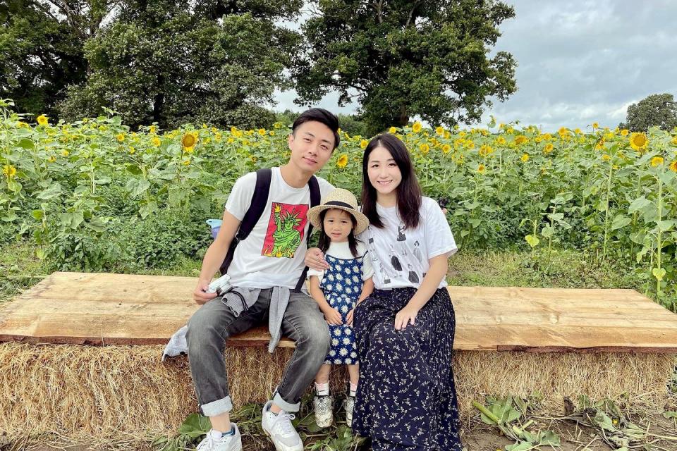 There are also different flower viewing in different seasons in the UK. In summer, I went to the Sunflower Farm.