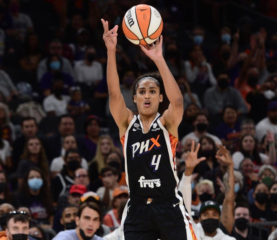 Phoenix Mercury guard Skylar Diggins-Smith (4) shoots the ball against the Chicago Sky during Game 2 of the 2021 WNBA Finals.